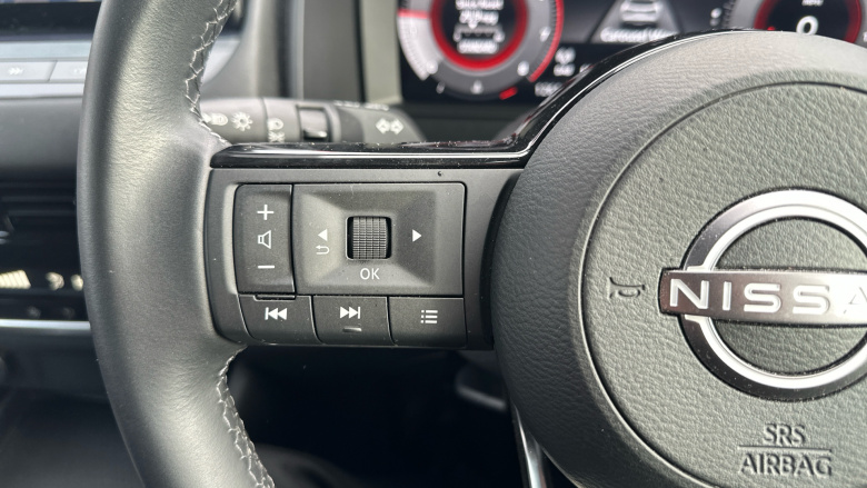 Nissan Qashqai 1.3 DiG-T MH N-Connecta 5dr Petrol Hatchback